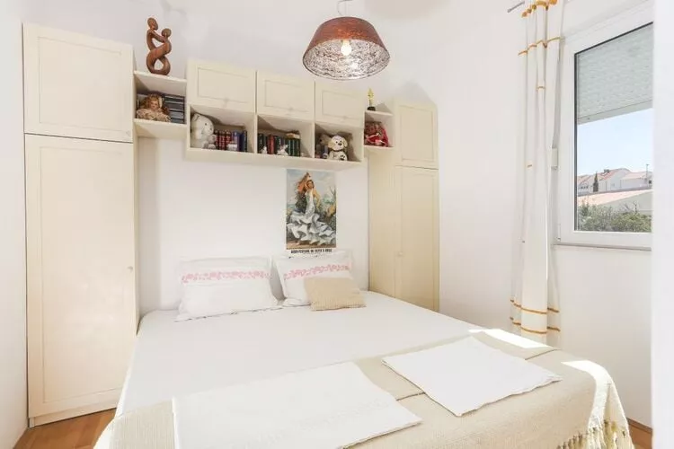 Apartment Alma - Two Bedroom Apartment with Terrace and Sea View-Bedroom