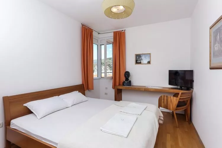 Apartment Alma - Two Bedroom Apartment with Terrace and Sea View-Bedroom