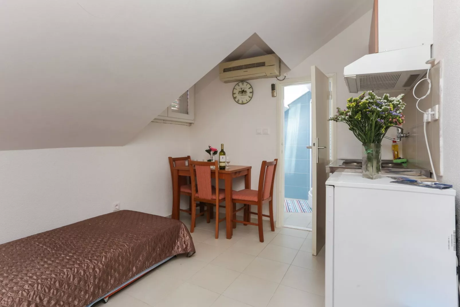 Apartments Larica - One Bedroom Apartment-Salon