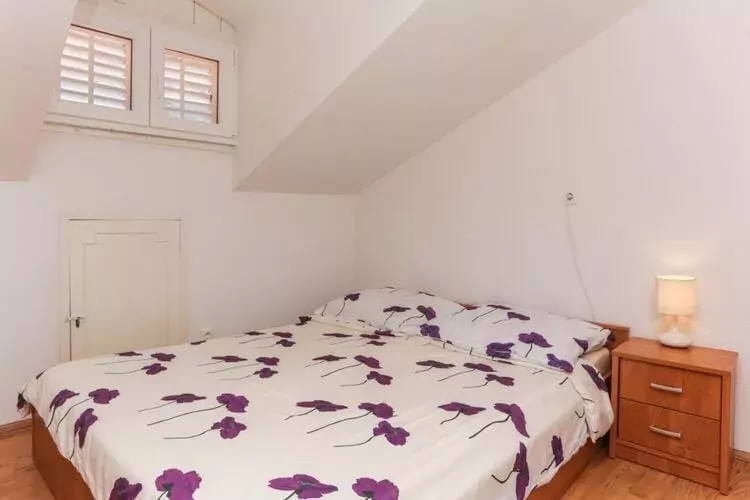 Apartments Larica - One Bedroom Apartment-Chambre