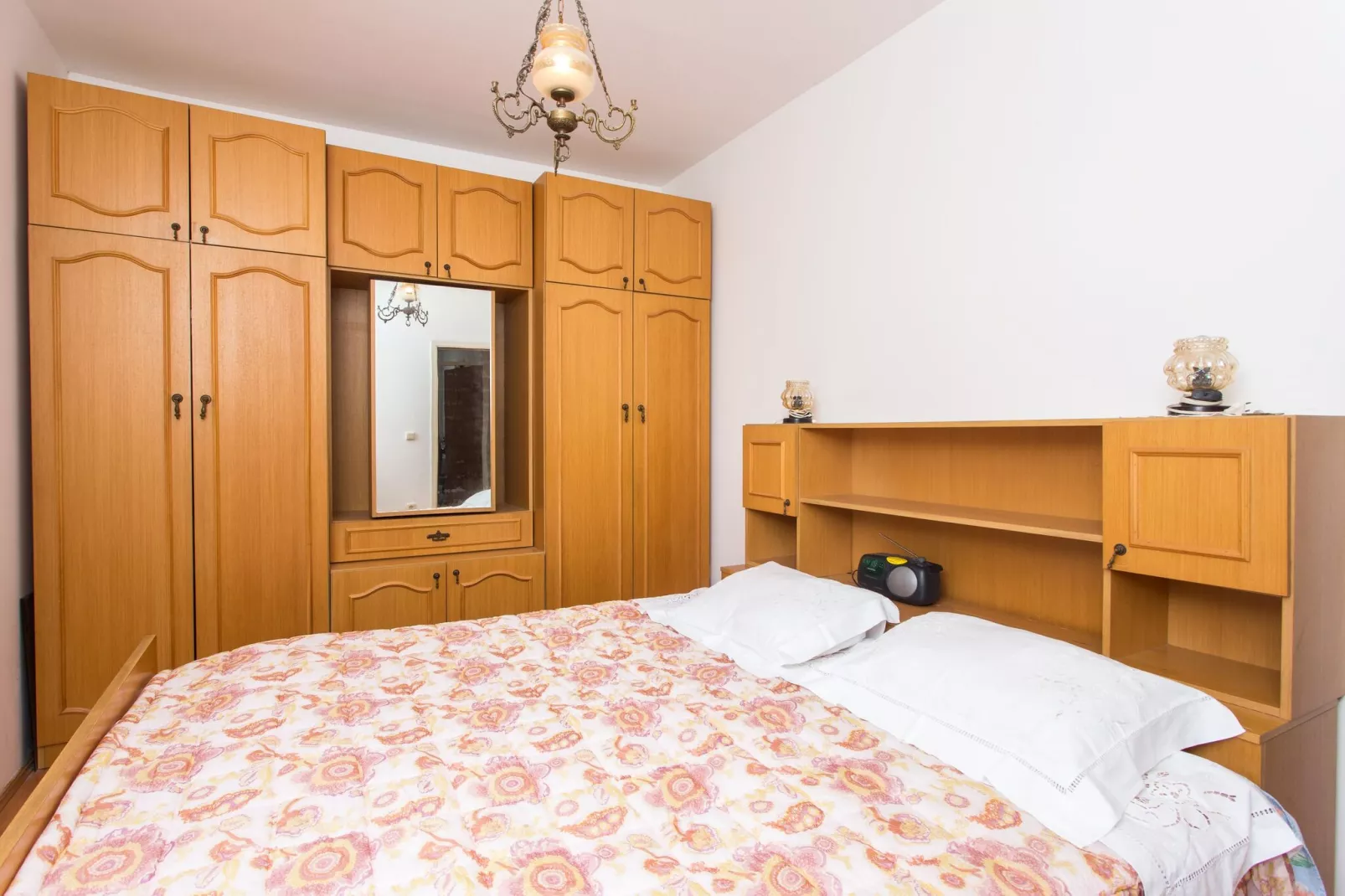 Apartment Marisol - One Bedroom Apartment with Balcony and Sea View-Chambre