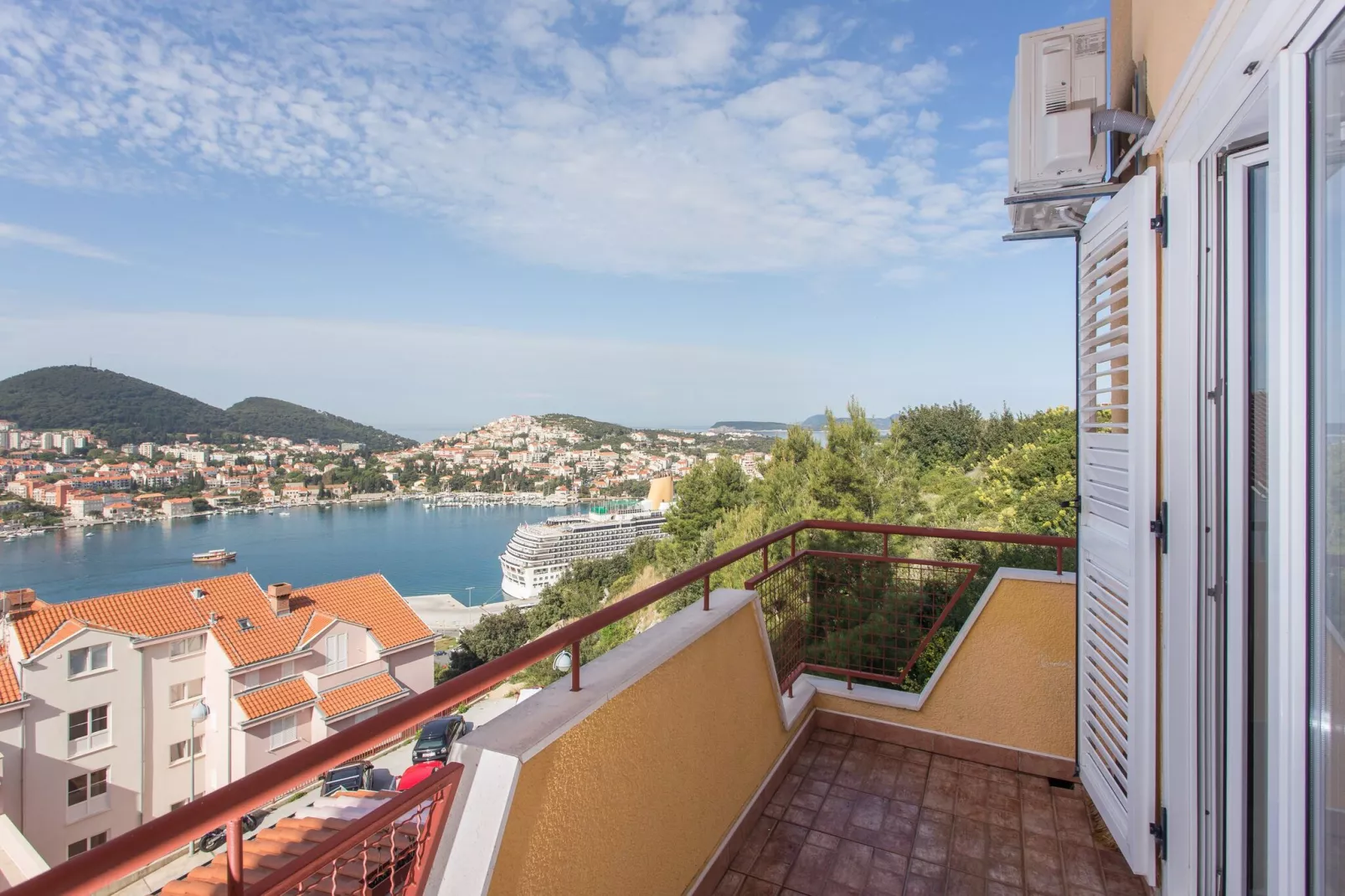 Apartment Marisol - One Bedroom Apartment with Balcony and Sea View-Balcon-terrasse