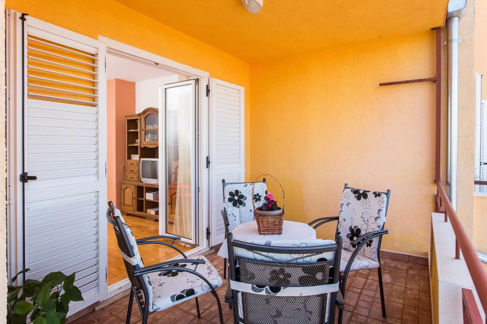 Apartment Marisol - One Bedroom Apartment with Balcony and Sea View-Balcon-terrasse
