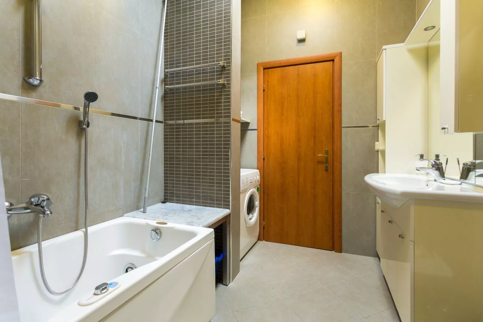 Apartment Sun & Sky - Two Bedroom Apartment with Balcony and Sea View-Badezimmer