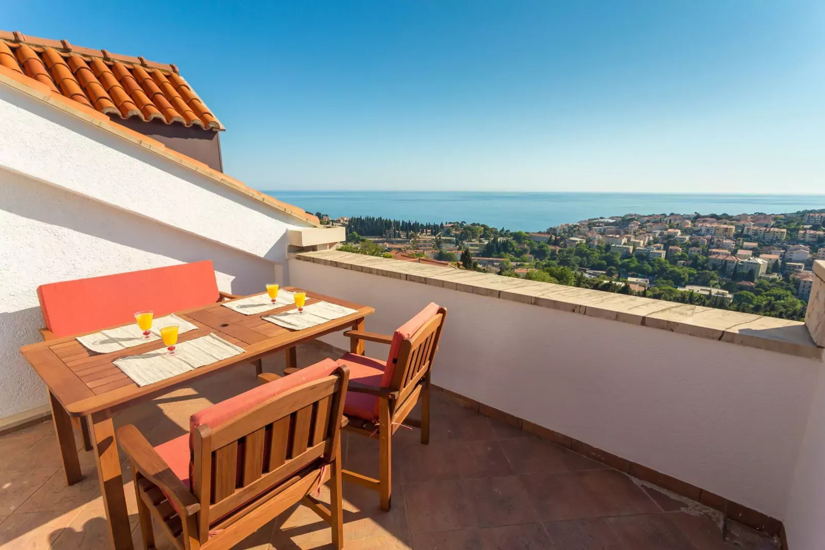 Apartment Sun & Sky - Two Bedroom Apartment with Balcony and Sea View-Terrassenbalkon