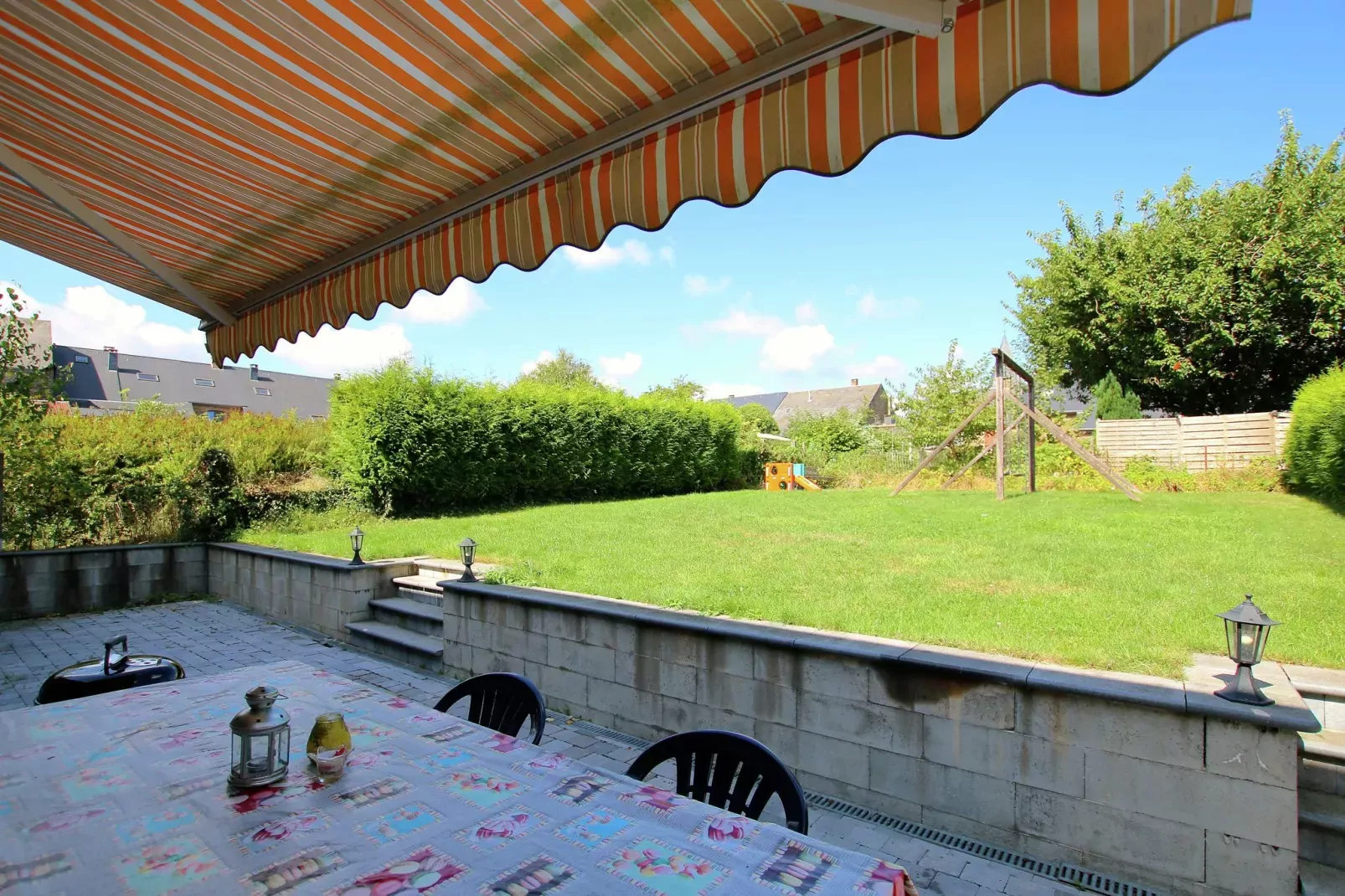 Les Gîte des Alouettes-Jardin d'été