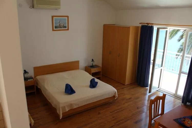 Apartments Lozica - Standard Studio  Apartment with Terrace and Sea View-Bedroom