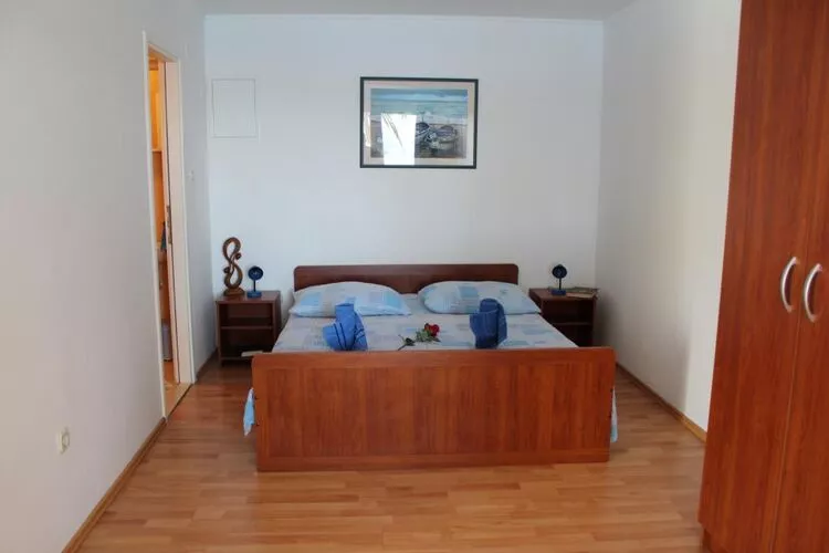 Apartments Lozica  - Comfort Studio Apartment with Terrace and Sea View-Bedroom