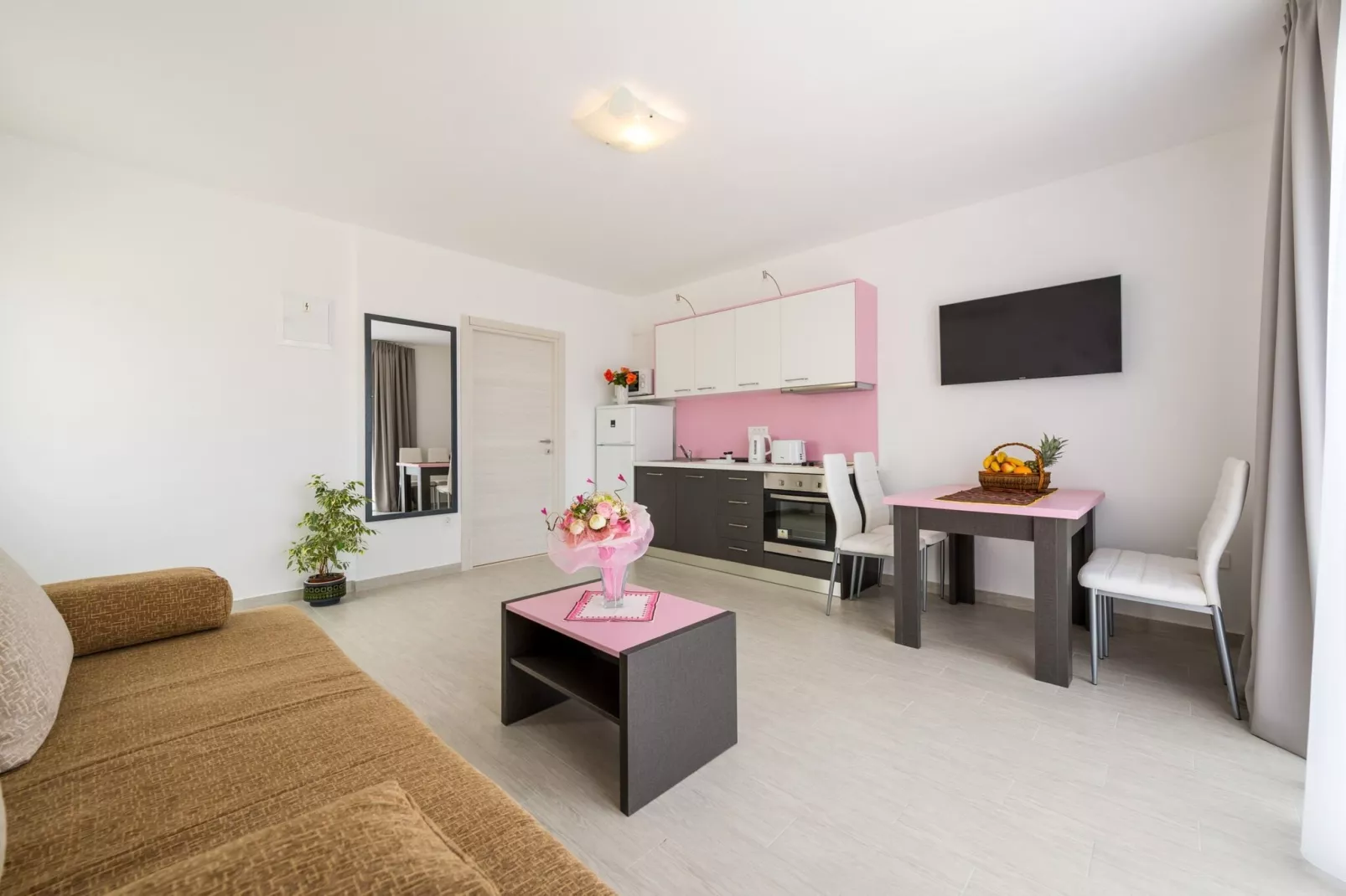 Villa Kabalero - Four-Bedroom Villa with Private Pool-Wohnzimmer