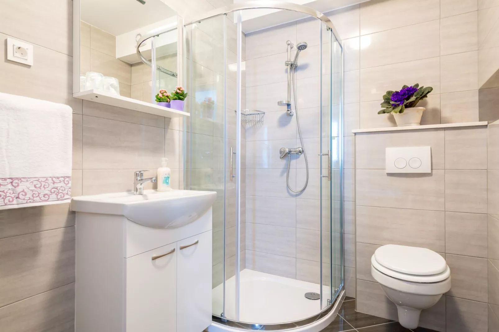 Villa Kabalero - Four-Bedroom Villa with Private Pool-Badezimmer