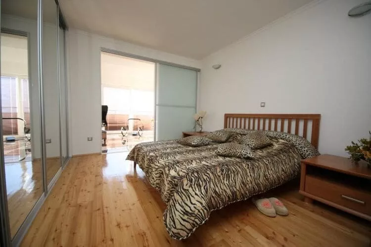 Apartment Ana - Four Bedroom Apartment with Terrace, Sea View and Private Pool-Chambre