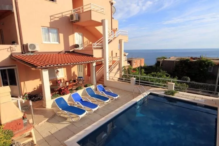Apartment Ana - Four Bedroom Apartment with Terrace, Sea View and Private Pool-Piscine