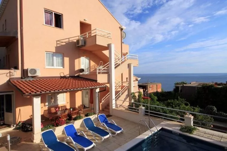 Apartment Ana - Four Bedroom Apartment with Terrace, Sea View and Private Pool-Piscine