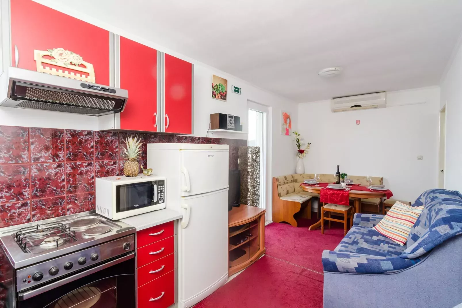 Apartment Giovani - Two Bedroom Apartment with Balcony and Sea View-Kitchen