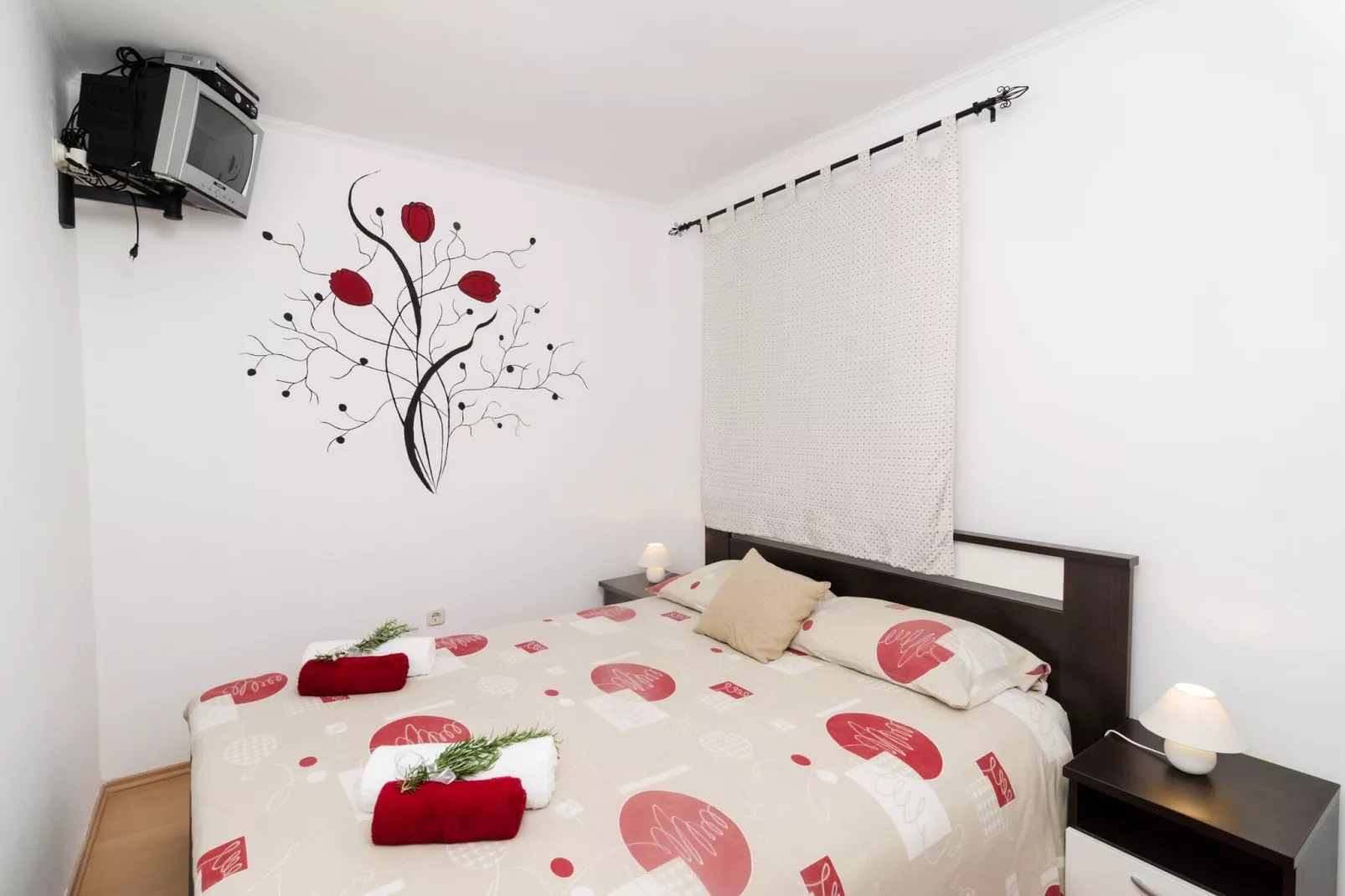Apartment Giovani - Two Bedroom Apartment with Balcony and Sea View-Bedroom