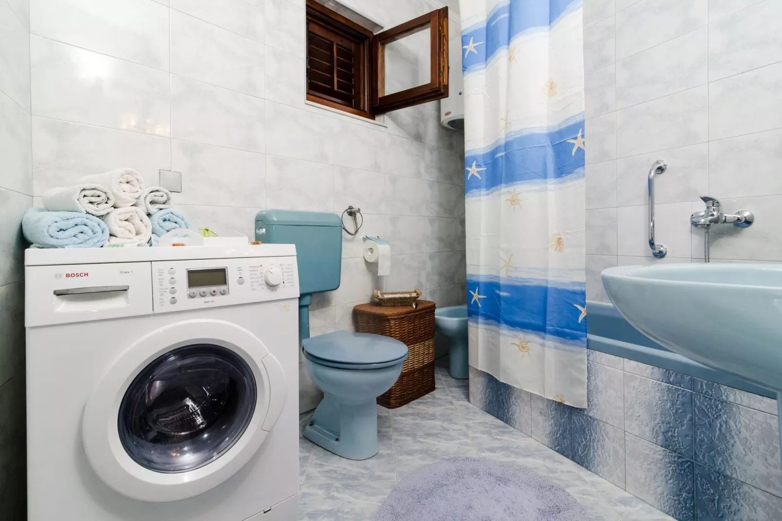Apartment Giovani - Two Bedroom Apartment with Balcony and Sea View-Bathroom