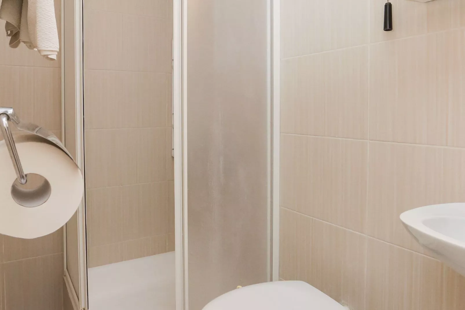 Lapad View Apartments - Duplex Economy Two Bedroom Apartment with Terrace-Bathroom