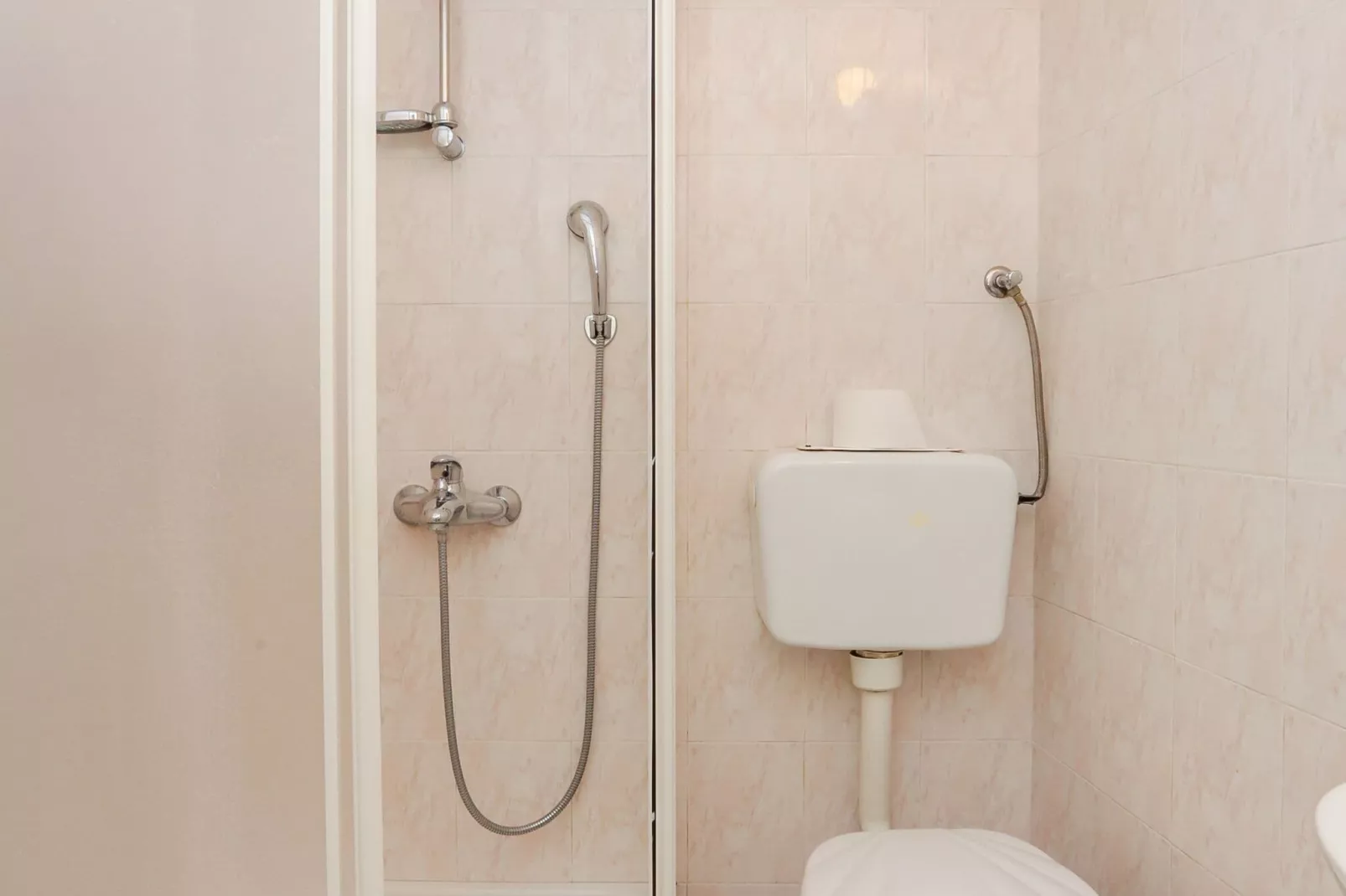 Lapad View Apartments - Duplex Economy Two Bedroom Apartment with Terrace-Bathroom