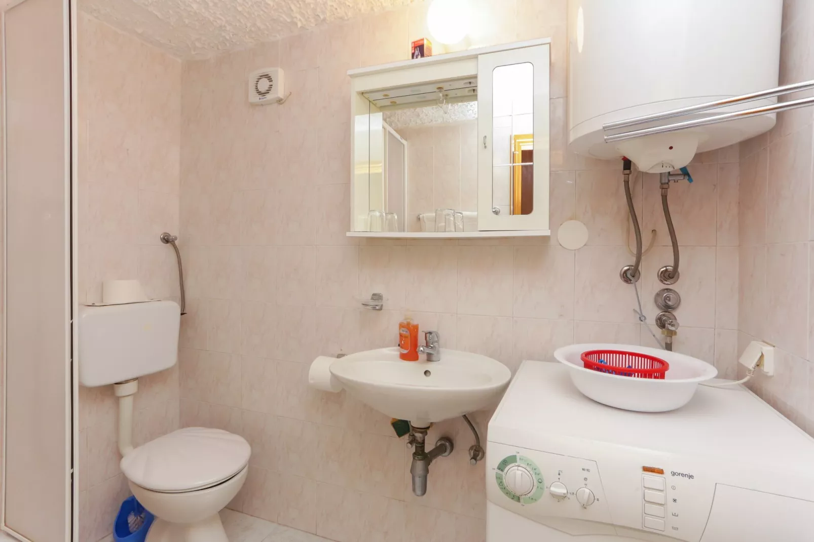 Lapad View Apartments - Duplex Economy Two Bedroom Apartment with Terrace-Bathroom
