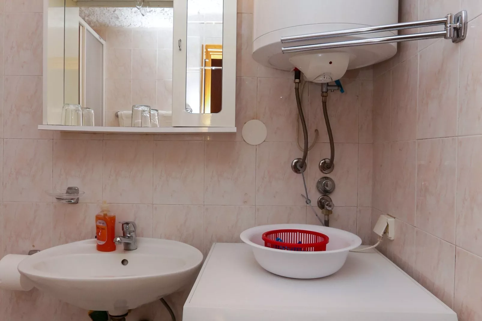 Lapad View Apartments - Duplex Economy Two Bedroom Apartment with Terrace-Bathroom