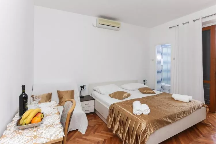 Lapad View Apartments - Studio Apartment with Balcony and Sea View-Bedroom