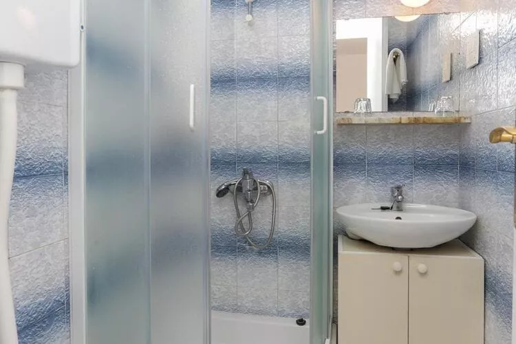 Lapad View Apartments - Studio Apartment with Balcony and Sea View-Bathroom