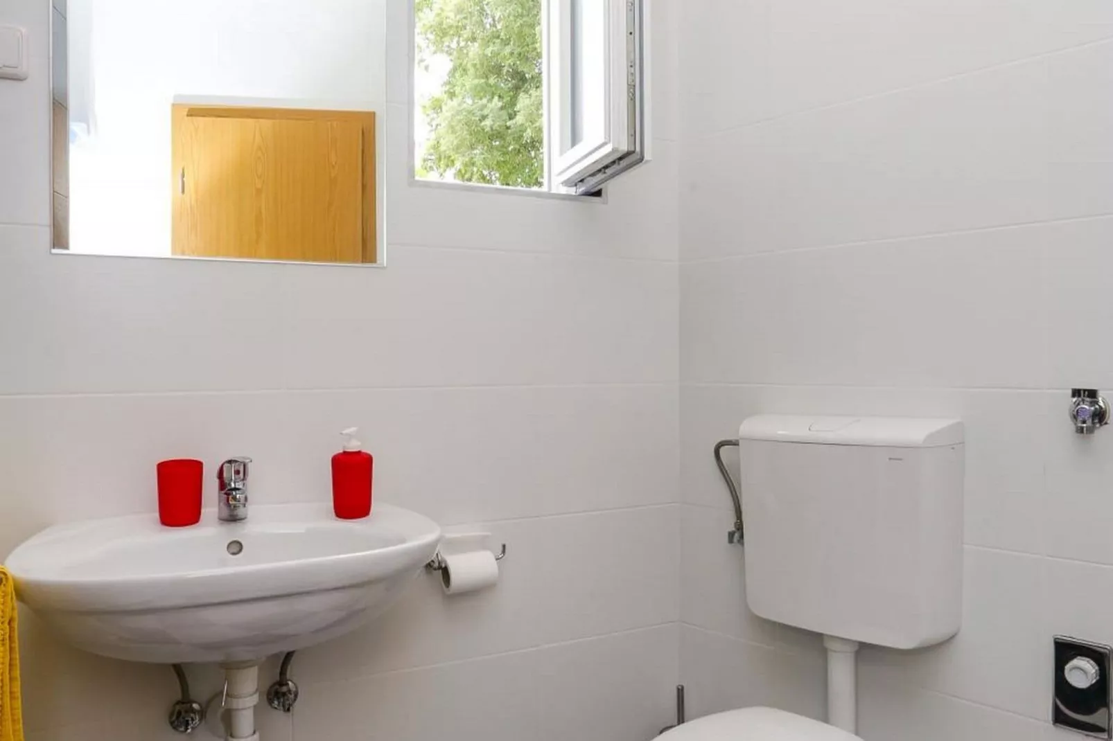Apartments Sisic - One Bedroom Apartment with Terrace-Bathroom