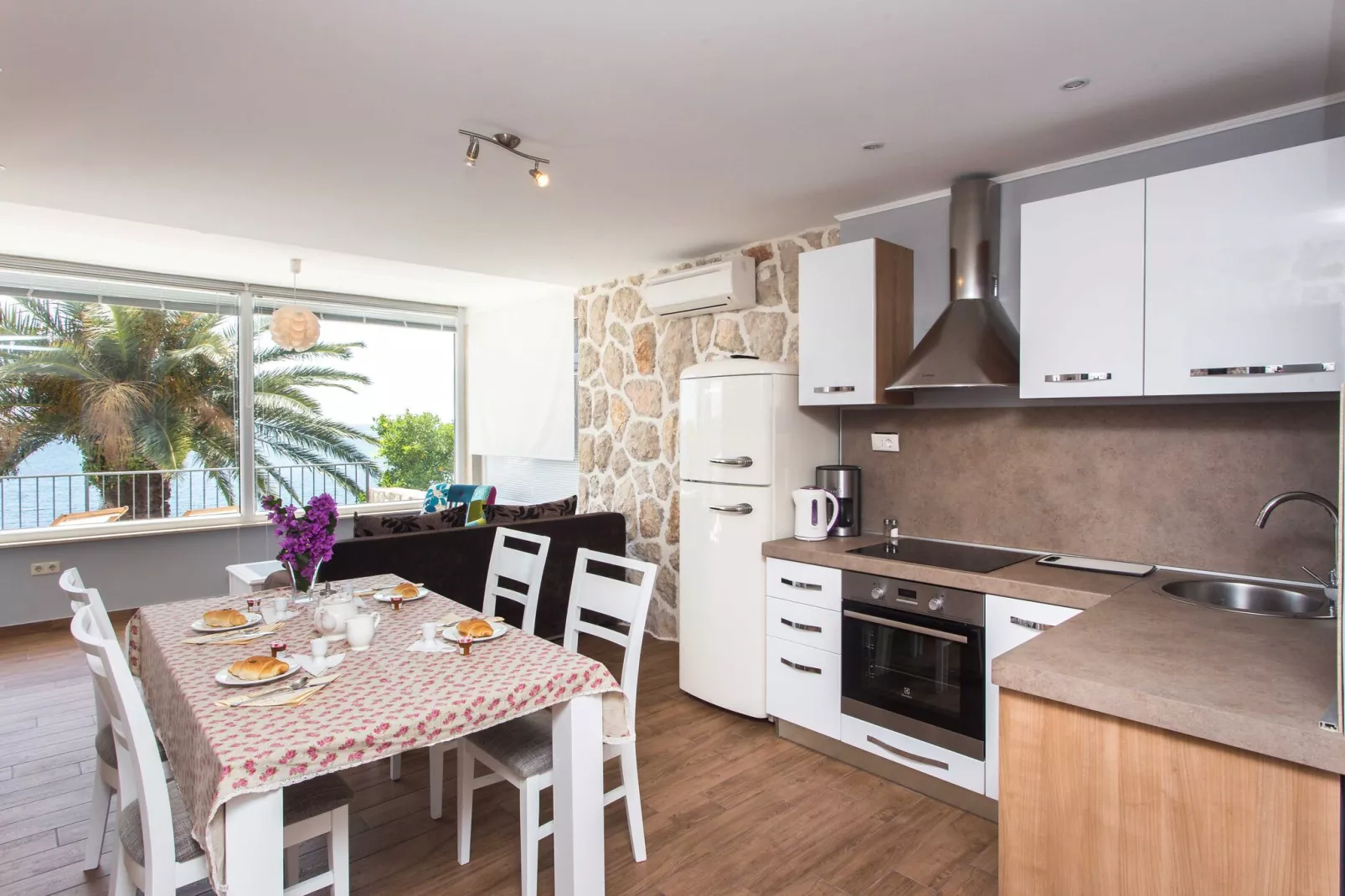 Villa Mirjana - One Bedroom Apartment with Terrace and Sea View (Palma)-Esszimmer