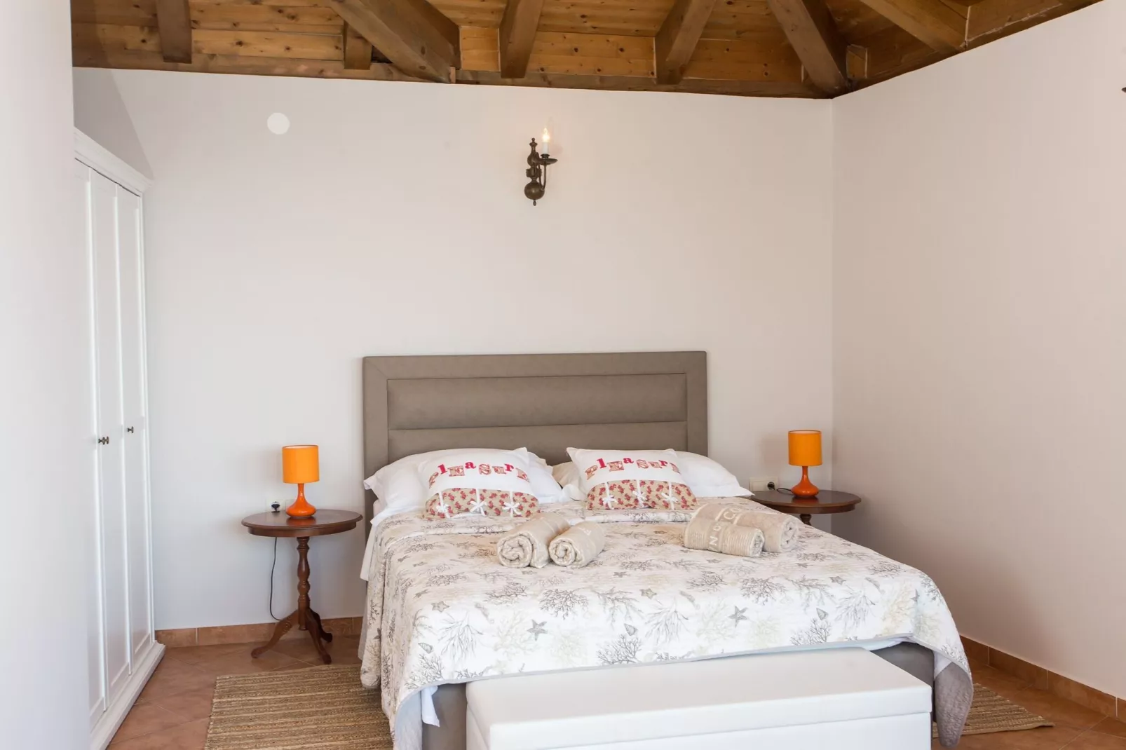 Villa Mirjana - One Bedroom Apartment with Terrace and Sea View (Naranča)-Bedroom