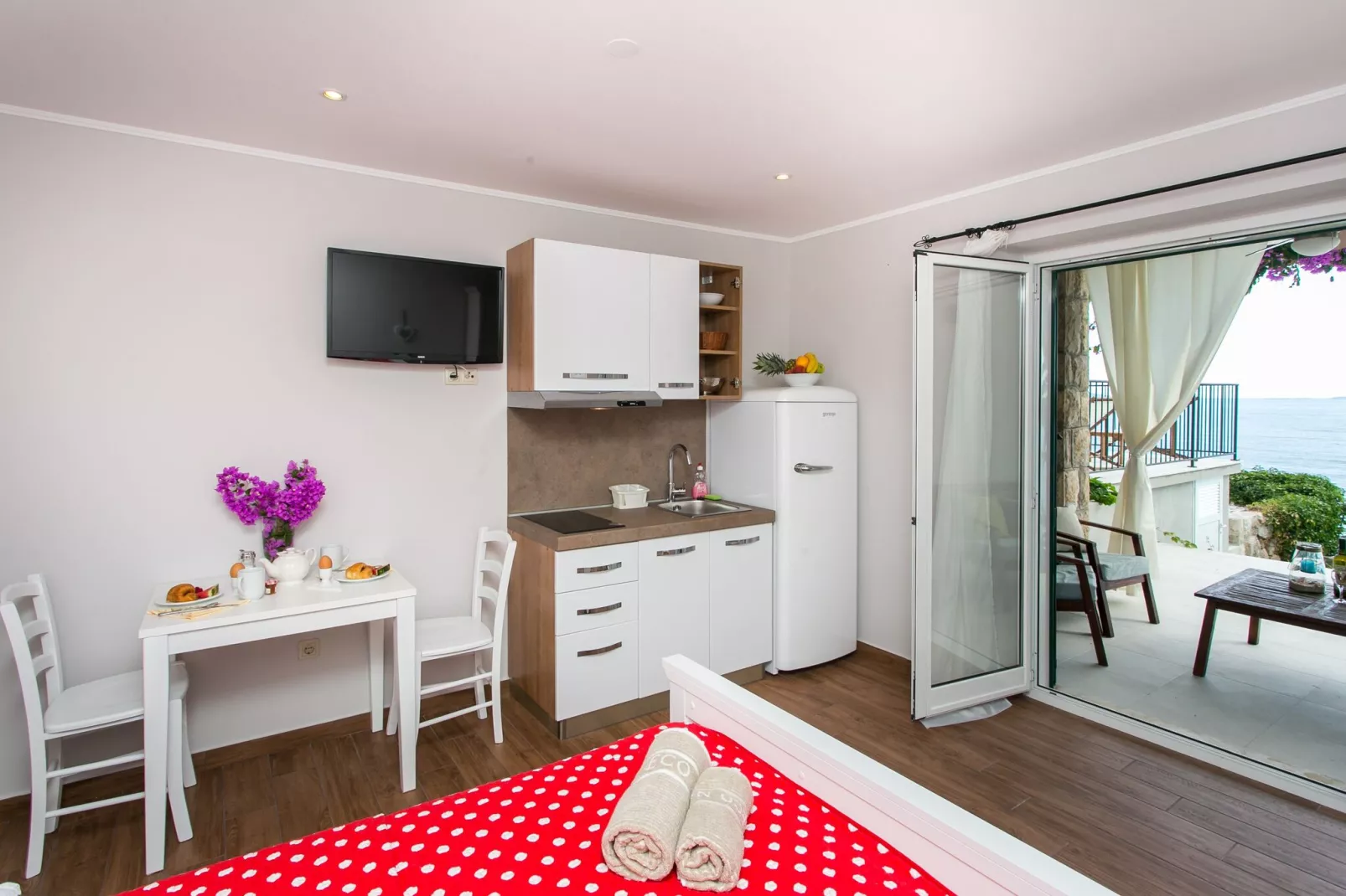 Villa Mirjana - Studio Apartment with Terrace and Sea View (Bogumila)-Bedroom