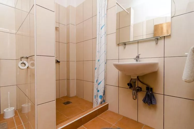 Apartments Lemeš - Studio Apartment with Terrace Ap 2-Bathroom