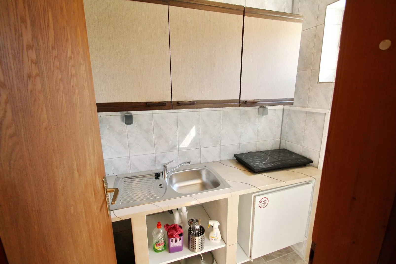 Apartments Lemeš - One Bedroom Apartment with Garden View Apt4-Kitchen