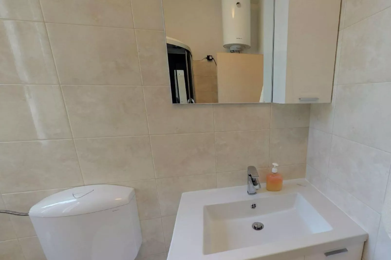 Apartment Mihe - Two-Bedroom Apartment with Balcony and Sea View-Salle de bain