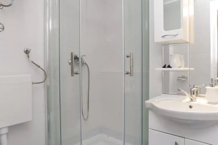 Apartment Edita - Studio with terrace and with Sea View-Salle de bain