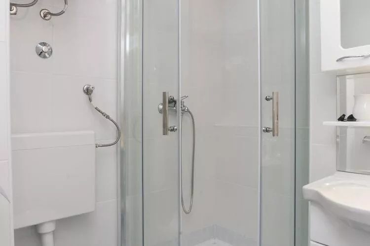 Apartment Edita - Studio with terrace and with Sea View-Salle de bain