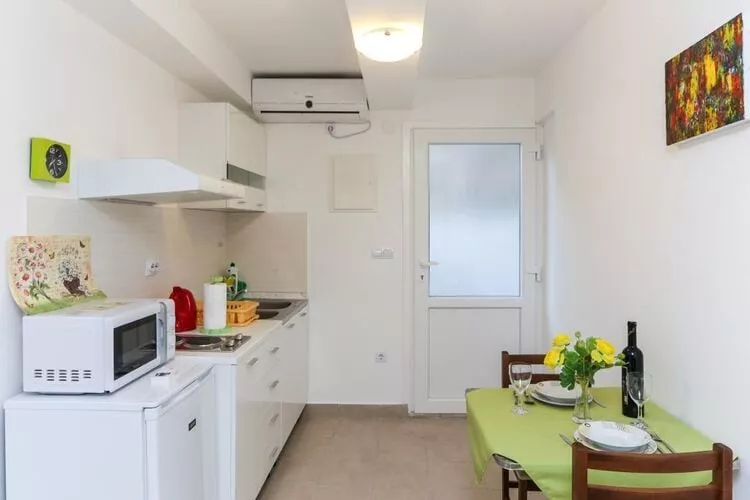 Apartment Edita - Studio with terrace and with Sea View-Intérieur