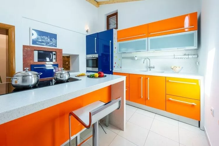 Villa Mia -Three-Bedroom Villa with Swimming Pool-Kitchen