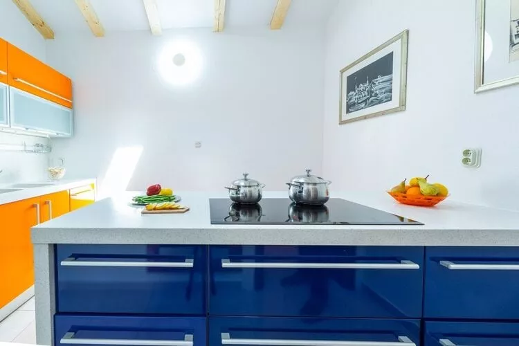 Villa Mia -Three-Bedroom Villa with Swimming Pool-Kitchen