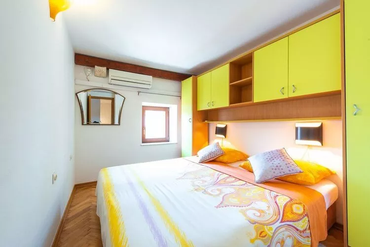 Villa Mia -Three-Bedroom Villa with Swimming Pool-Bedroom
