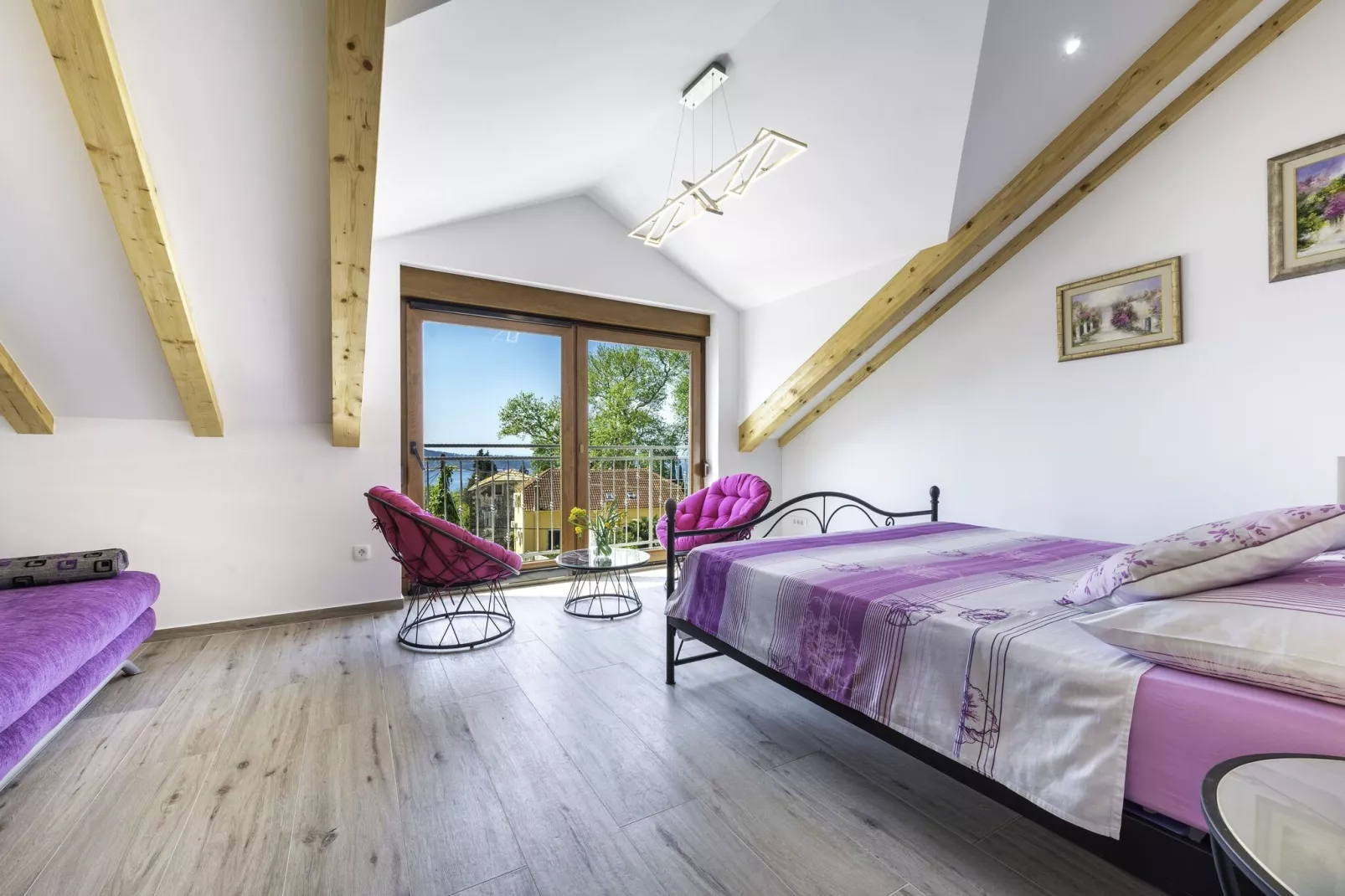 Villa Mia -Three-Bedroom Villa with Swimming Pool-Bedroom