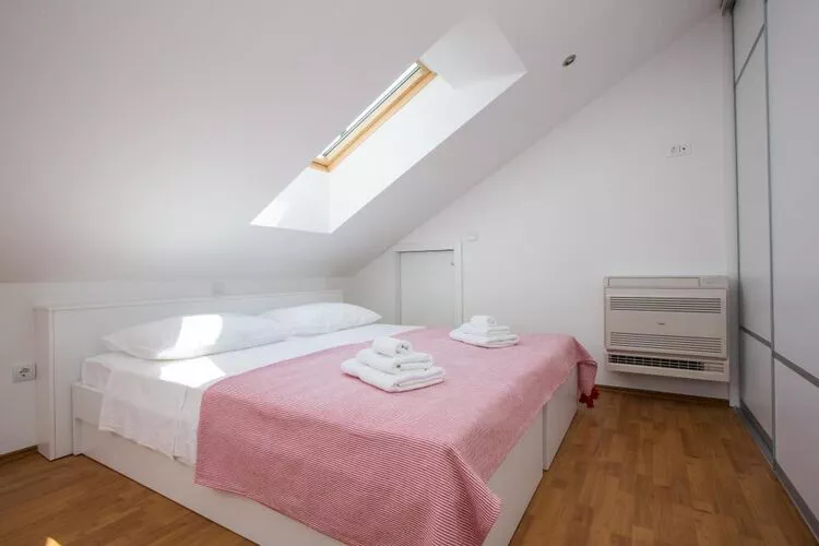 Apartments Nina - One-Bedroom Apartment (Orašac)-Bedroom