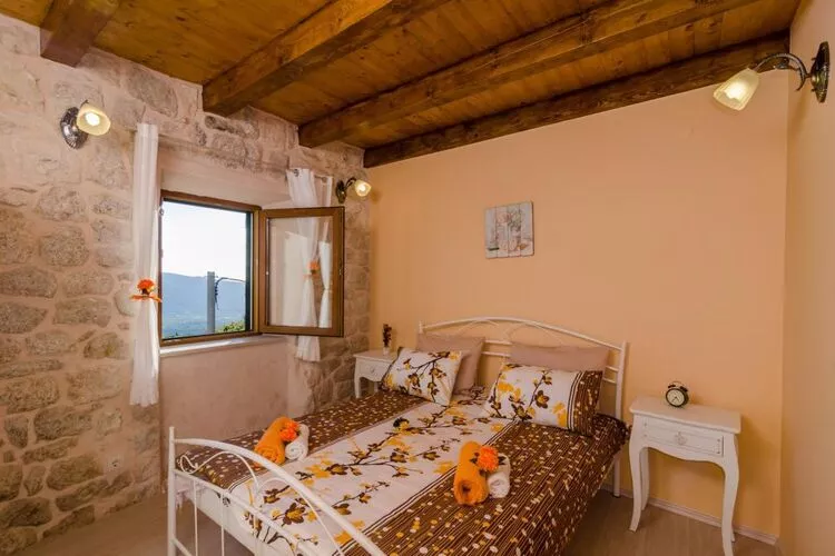 Villa Falcon Rook - Four-Bedroom Villa with Terrace and Swimming Pool-Bedroom