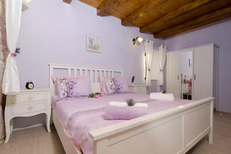 Villa Falcon Rook - Four-Bedroom Villa with Terrace and Swimming Pool-Bedroom