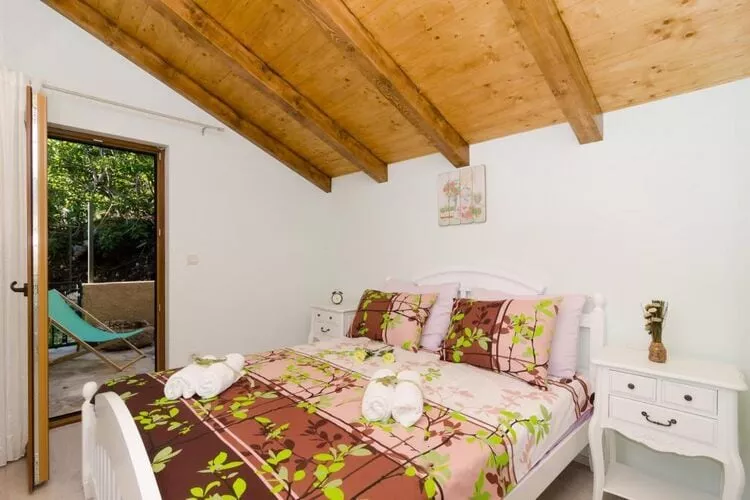 Villa Falcon Rook - Four-Bedroom Villa with Terrace and Swimming Pool-Bedroom