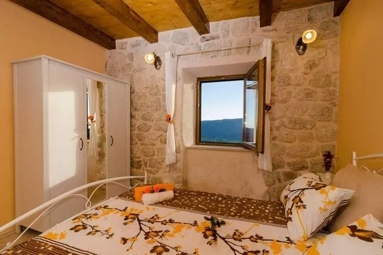 Villa Falcon Rook - Four-Bedroom Villa with Terrace and Swimming Pool-Bedroom