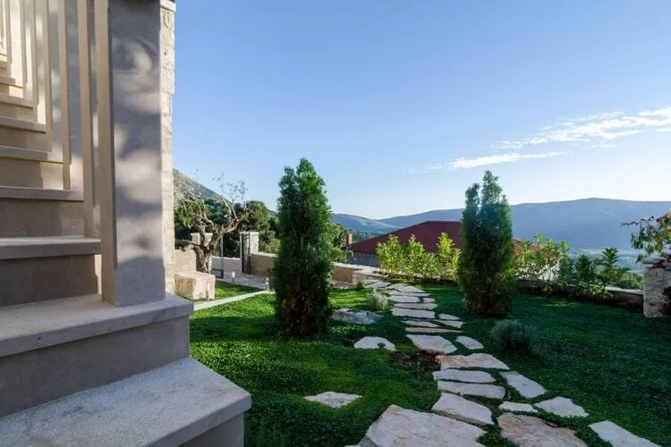 Villa Falcon Rook - Four-Bedroom Villa with Terrace and Swimming Pool-Gardens summer