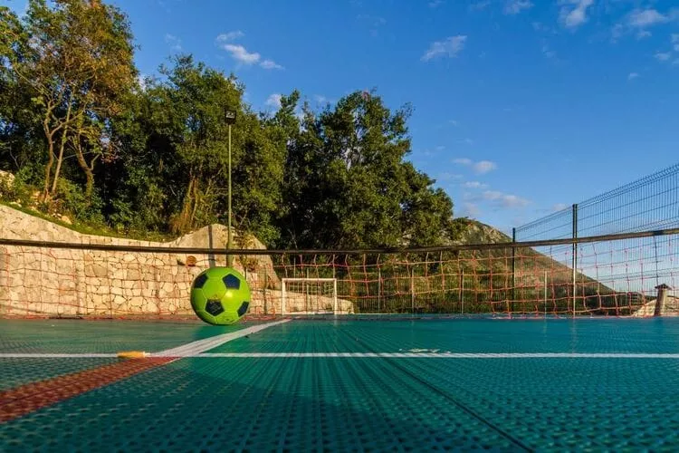 Villa Falcon Rook - Four-Bedroom Villa with Terrace and Swimming Pool-Facilities