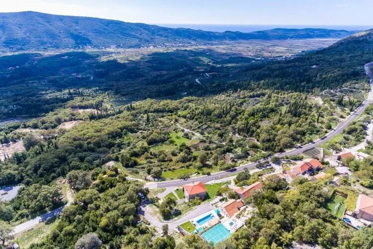 Villa Falcon Rook - Four-Bedroom Villa with Terrace and Swimming Pool-View