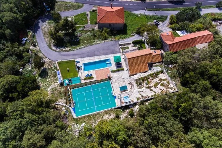 Villa Falcon Rook - Four-Bedroom Villa with Terrace and Swimming Pool-View