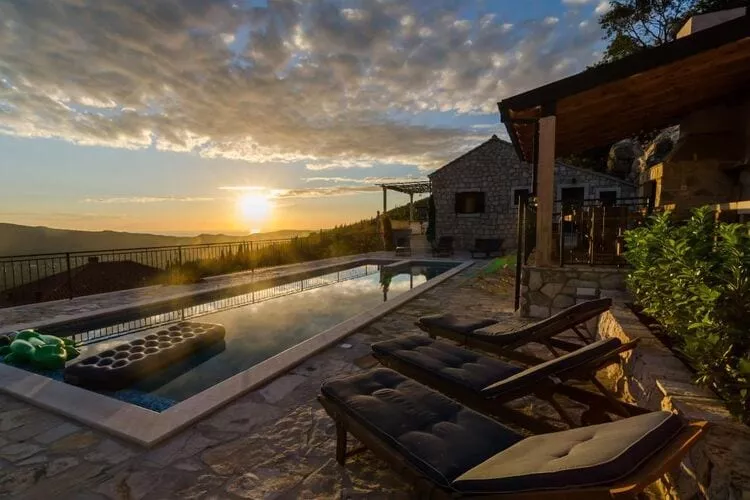 Villa Falcon Rook - Four-Bedroom Villa with Terrace and Swimming Pool-View